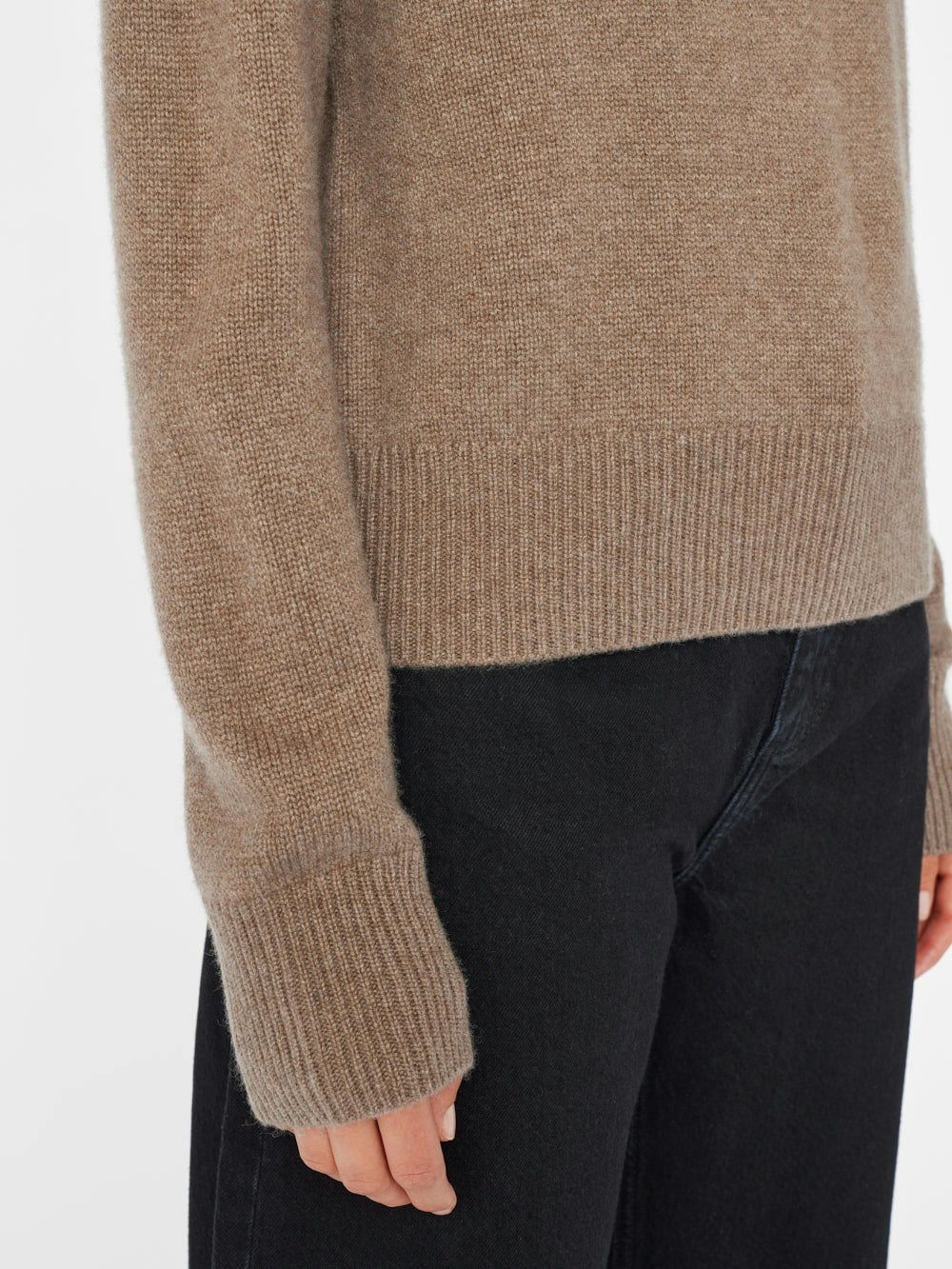 sweater sleeve detail view alt:size